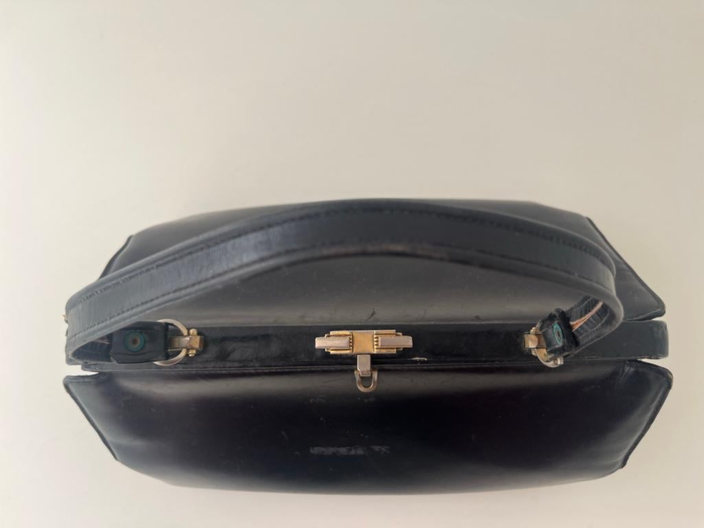 Vintage Zwarte Handtas met Gouden Sluiting, Sieraden, Tassen en Uiterlijk, Tassen | Damestassen, Ophalen of Verzenden, Gebruikt