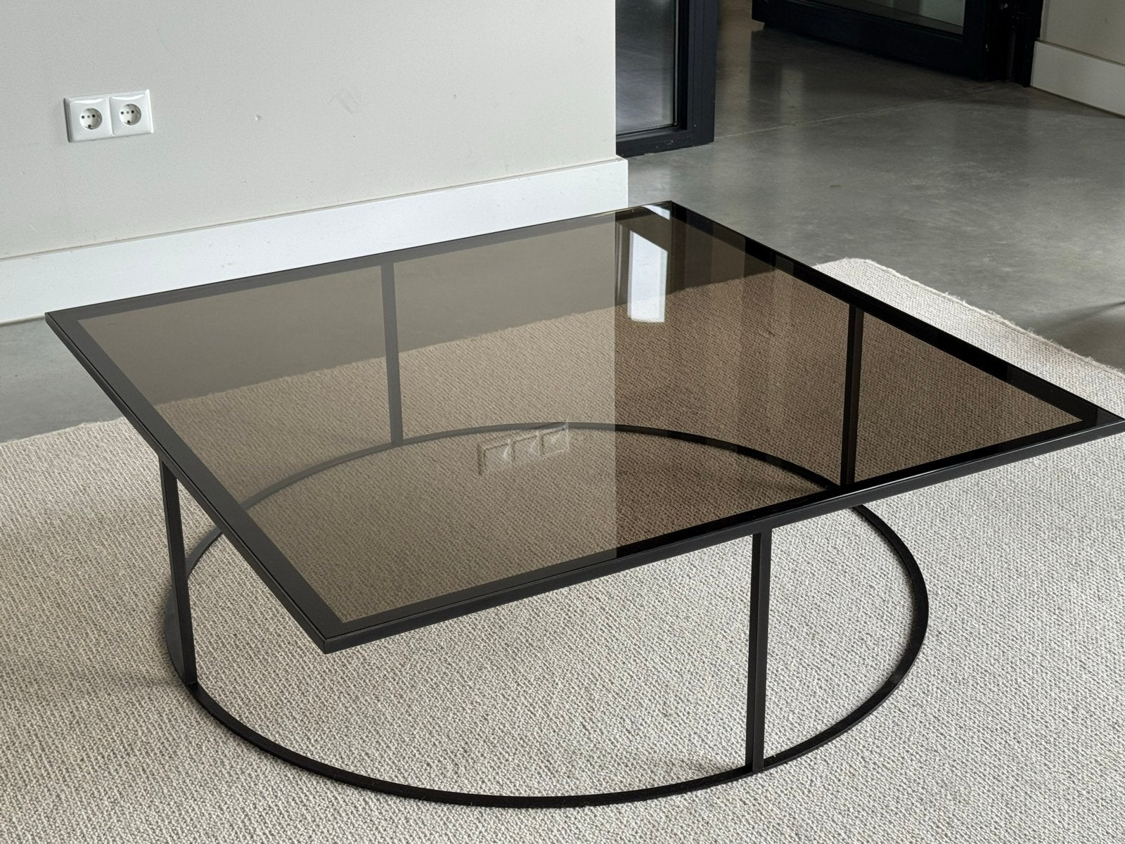 Leolux prismo Salontafel 100 x100 cm met glazen blad., Verzenden, Vierkant, 50 tot 100 cm, X
