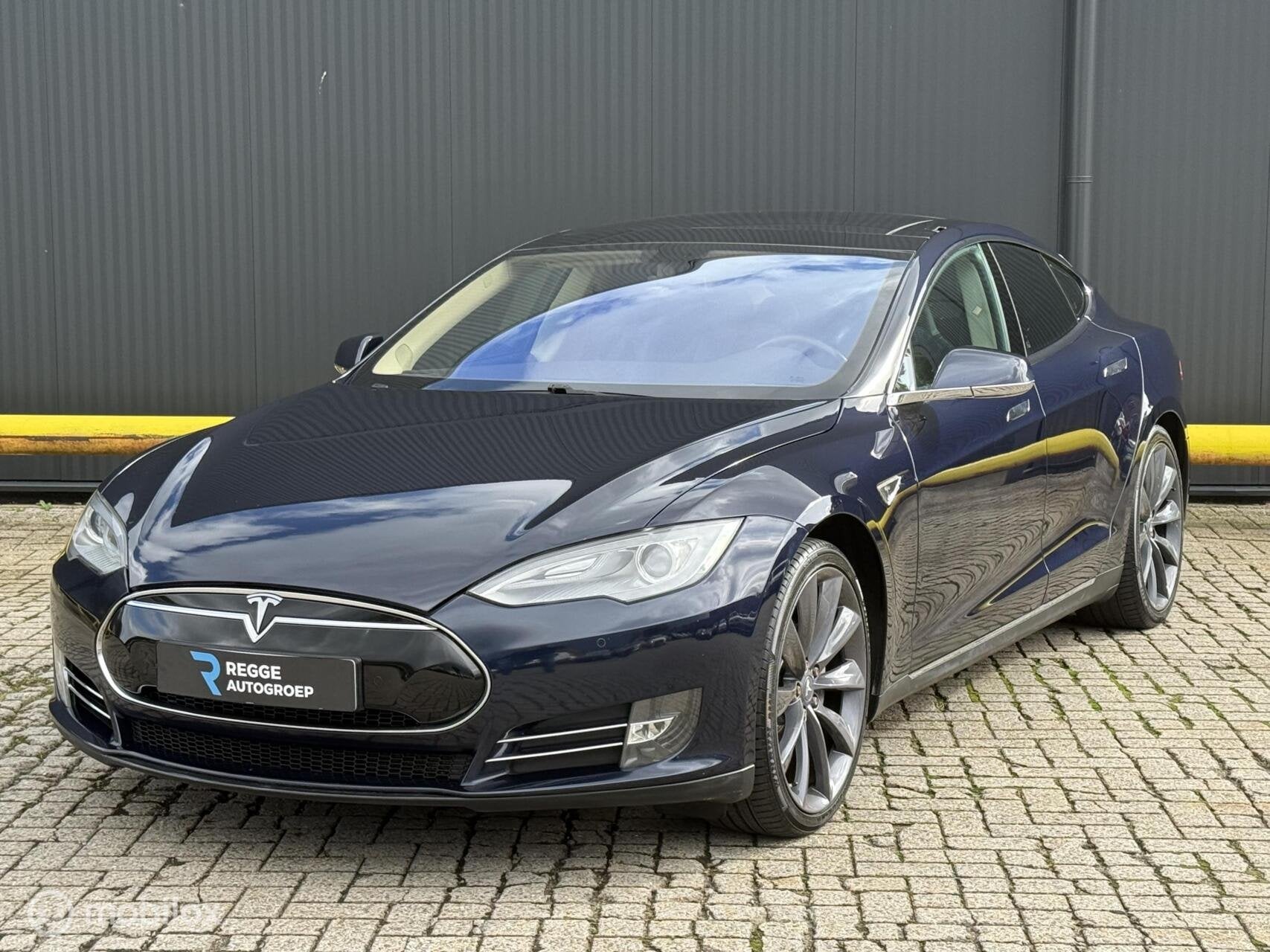 Tesla Model S 85 Base SC01 FREE SUPERCHARGING|GRATIS LADEN, Auto's, Achterwielaandrijving, Gebruikt, 85 kWh, Leder