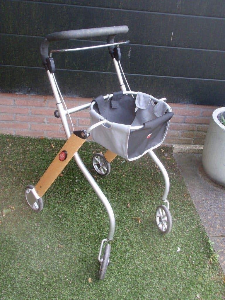 Trust binnen rollator met tas, Ophalen, Gebruikt