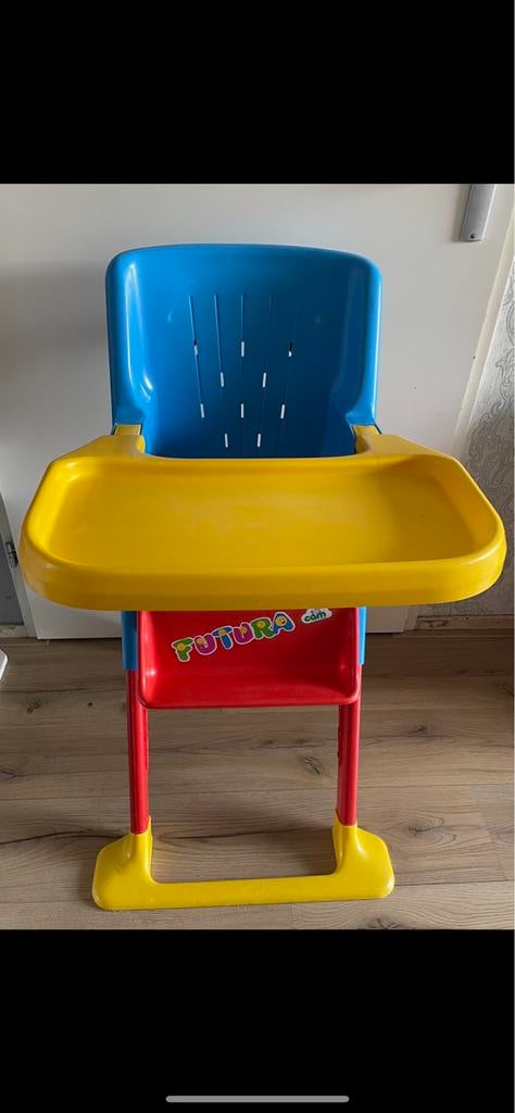 Futura Kinderstoel - Blauw, Rood, Geel, Kinderen en Baby's, Kinderstoelen, Ophalen, Gebruikt, Overige typen, Afneembaar eetblad