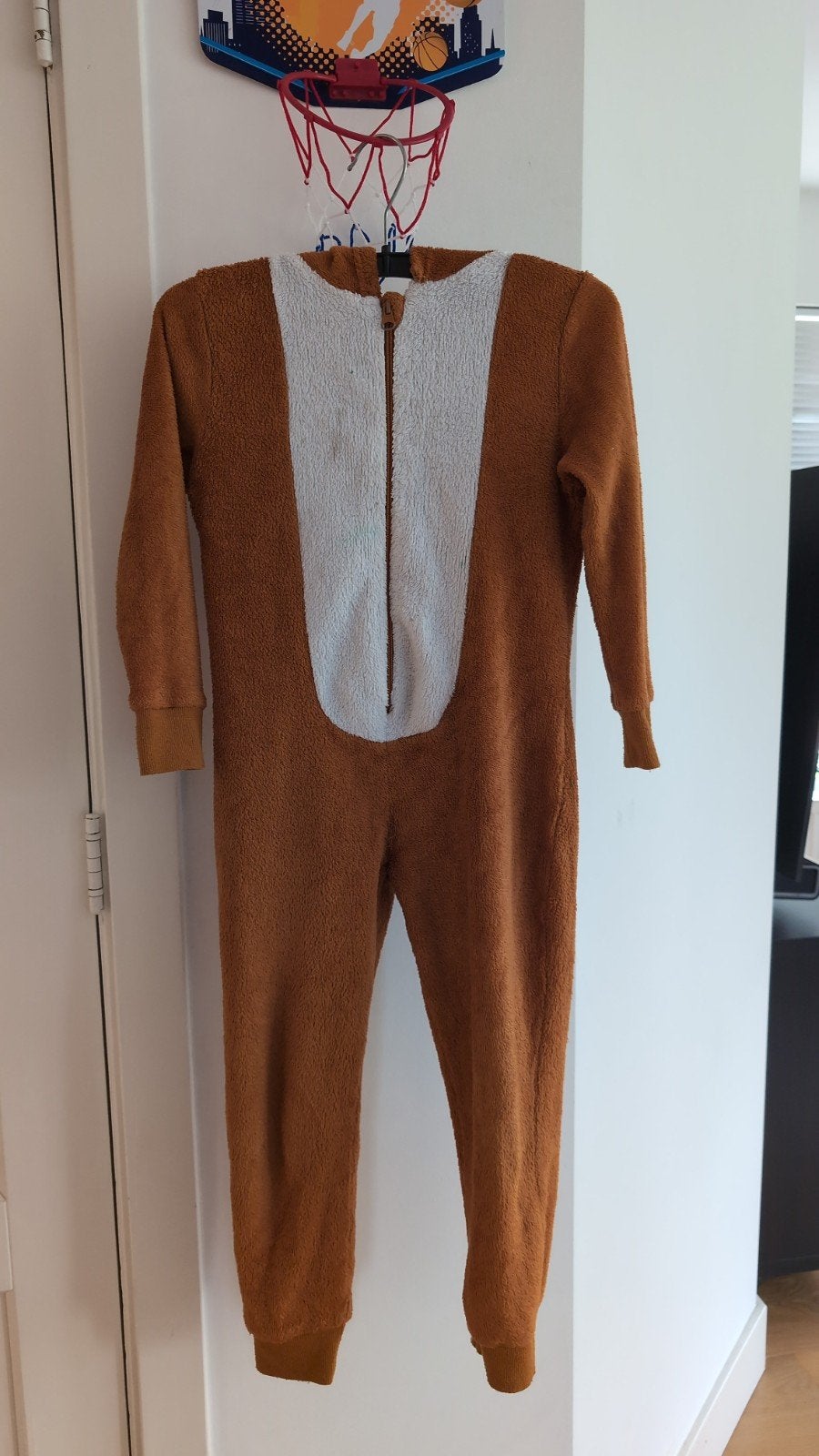 Leuke bruine hamster onesie, maat 122/128, Ophalen, Nacht- of Onderkleding, Gebruikt, Jongen of Meisje
