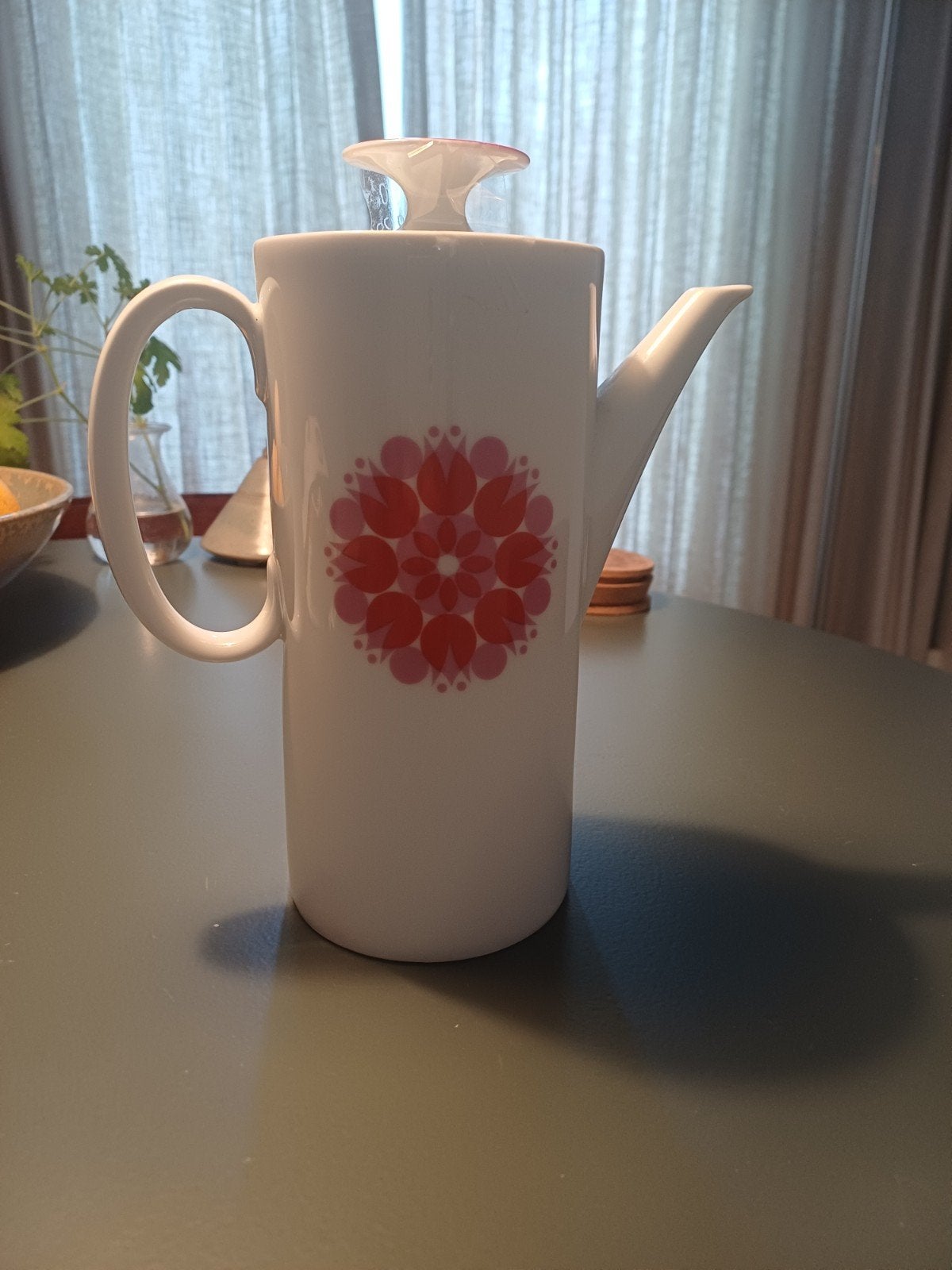 Vintage Thomas witte theepot met bloemmotief, Theepot/fluitketel, Ophalen of Verzenden, Zo goed als nieuw, Steen/keramiek