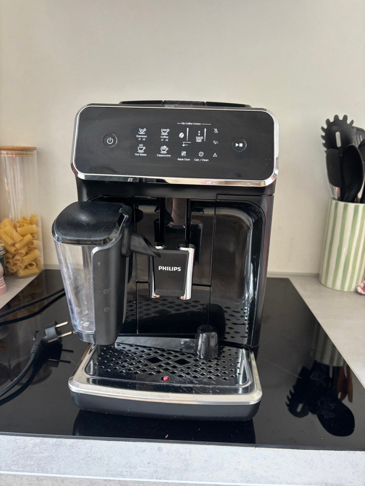 Philips volautomatische koffiemachine met melkopschuimer, Witgoed en Apparatuur, Koffiezetapparaten, Ophalen, Gebruikt, 10 kopjes of meer