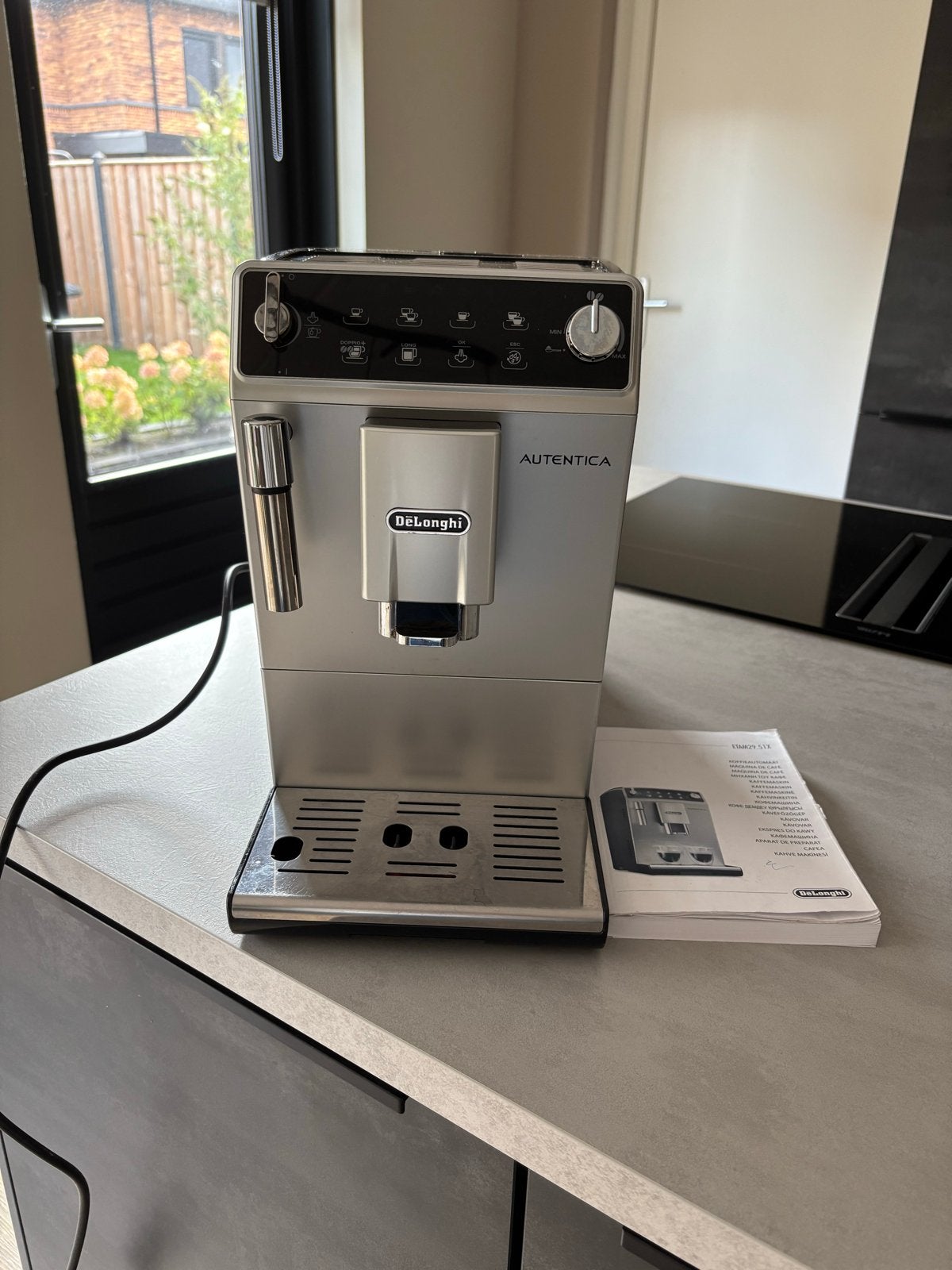 DeLonghi Autentica Koffieautomaat voor Koffiebonen, Ophalen, Afneembaar waterreservoir, Gebruikt, Koffiemachine