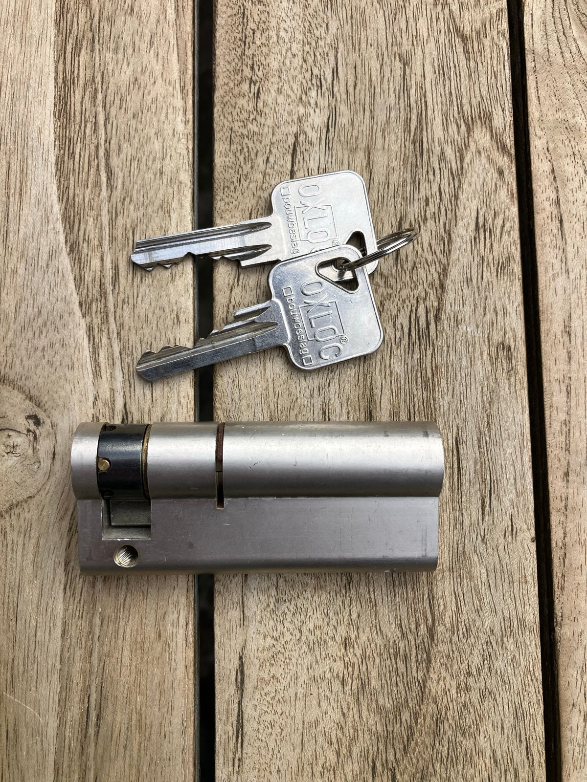 OXLOCK SKG 2* halve cilinderslot verlengd, met 2 sleutels., Ophalen, Gebruikt, Overige materialen, Slot