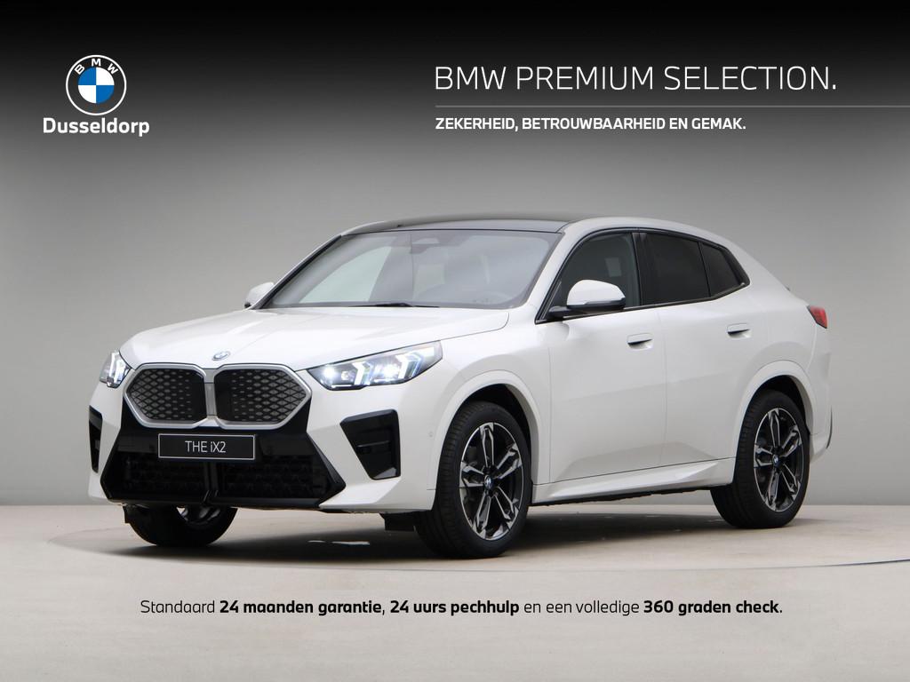 BMW iX2 eDrive20 M Sport (bj 2025, automaat), Wit, Origineel Nederlands, SUV of Terreinwagen, 1 cilinders