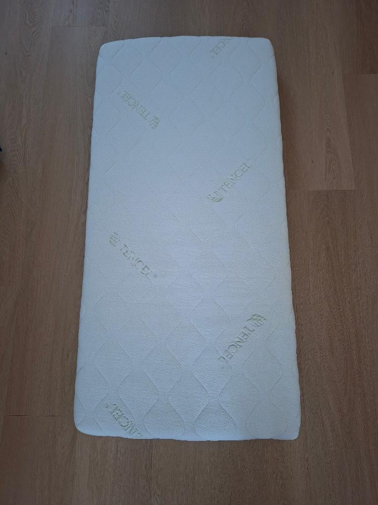Tencel koudschuim matras 140x70cm, Ophalen, 190 cm of minder, Zo goed als nieuw, Matras