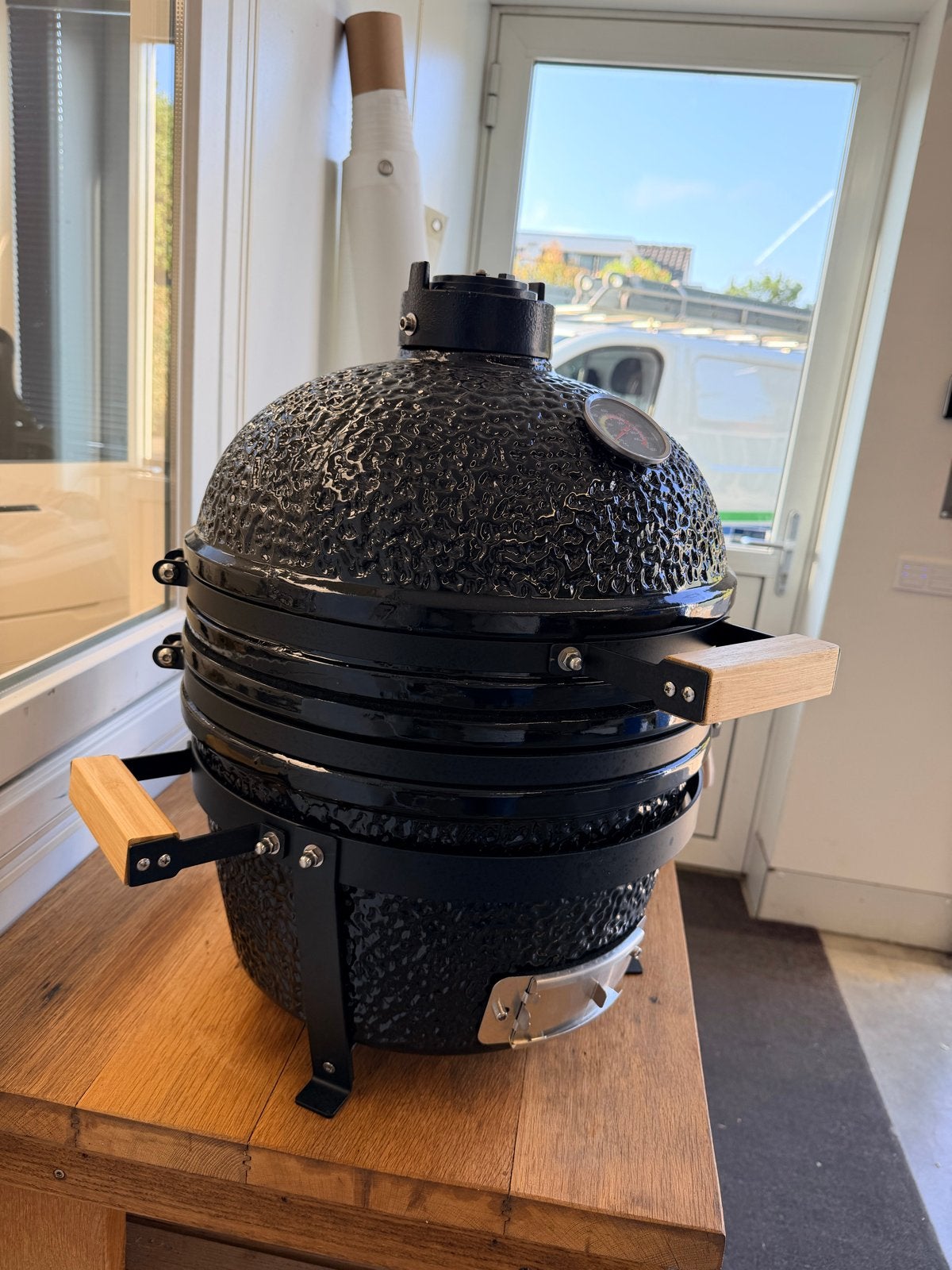 Kamado BBQ - Perfect voor Balkon of Tuin 15 inch, Tuin en Terras, Houtskoolbarbecues, Ophalen, Zo goed als nieuw, Met accessoires