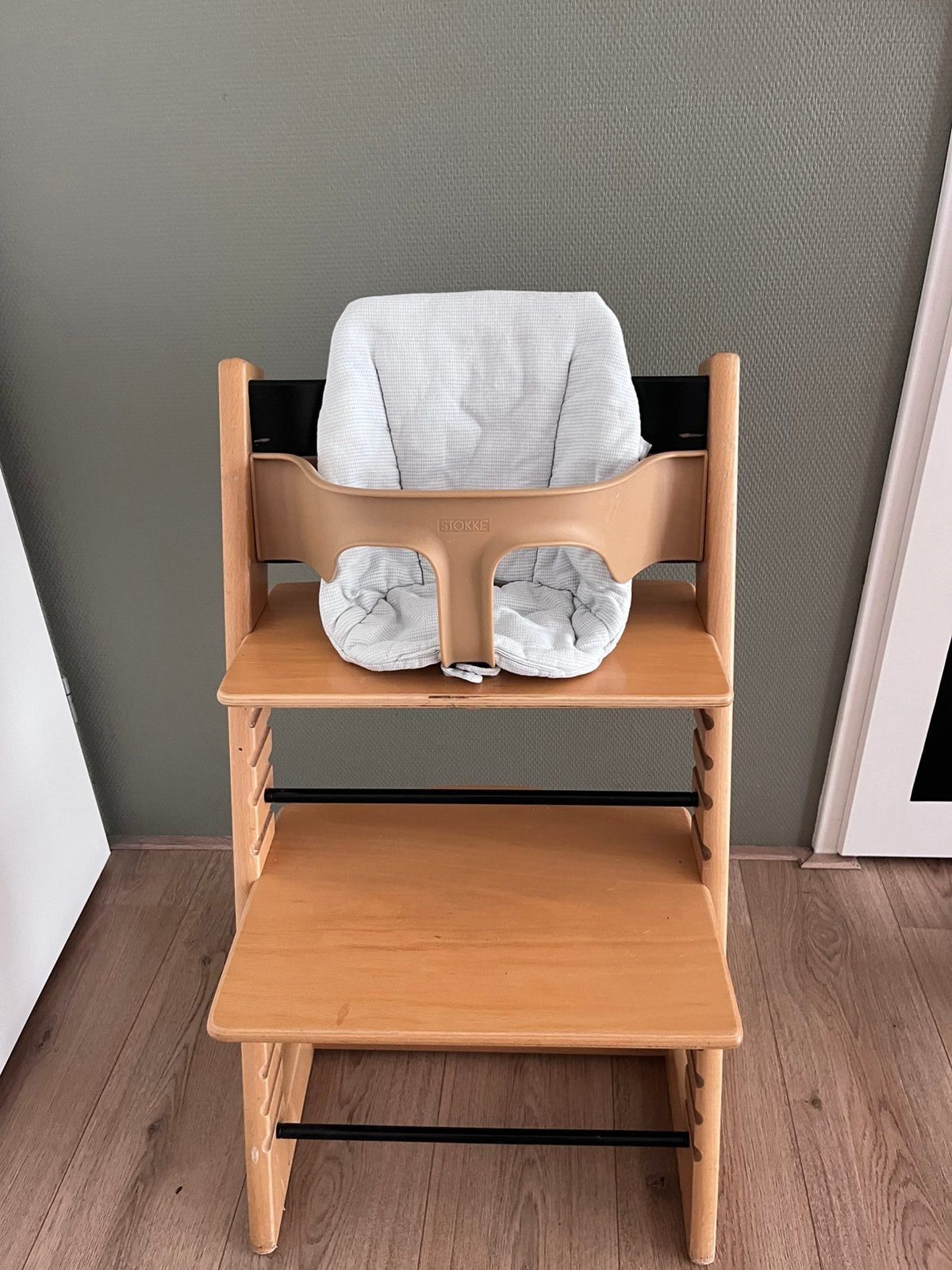 Tripp Trapp Stokke stoelverkleiner (stoel NIET te koop!), Kinderen en Baby's, Kinderstoelen, Ophalen, Zo goed als nieuw, Meegroeistoel