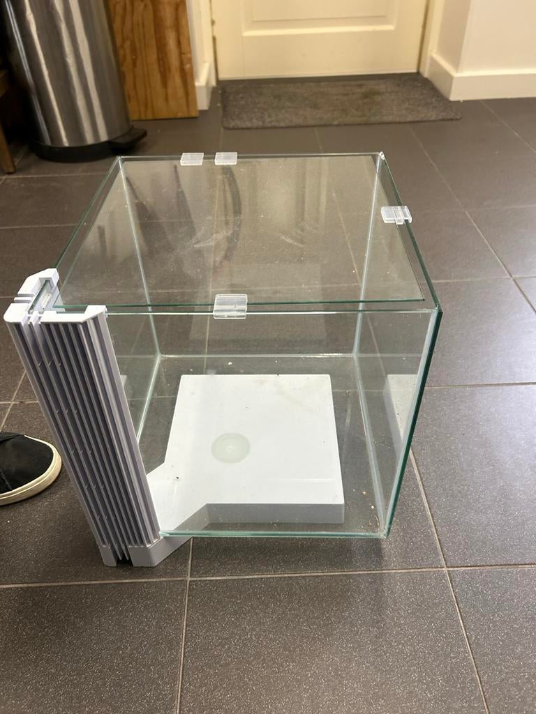 Aquarium 30 liter Qubic, Dieren en Toebehoren, Ophalen, Gebruikt, Leeg aquarium, Superfish