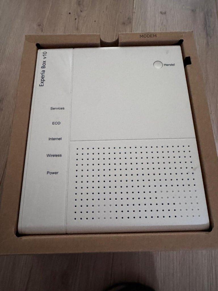 KPN Experiabox v10, Ophalen, Zo goed als nieuw, Router met modem, Experia Box