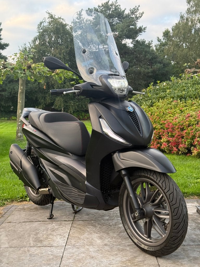 ⭐️Piaggio Beverly 400 2023 Mat Zwart 1e eigenaar ⭐️, Bedrijf, Niet ingevuld, Niet ingevuld, Niet ingevuld