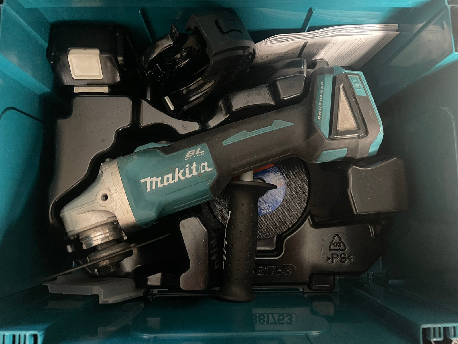 Makita haakseslijper 18v dga 504, Ophalen, Zo goed als nieuw, 700 tot 1000 watt, Haakse handslijpmachine
