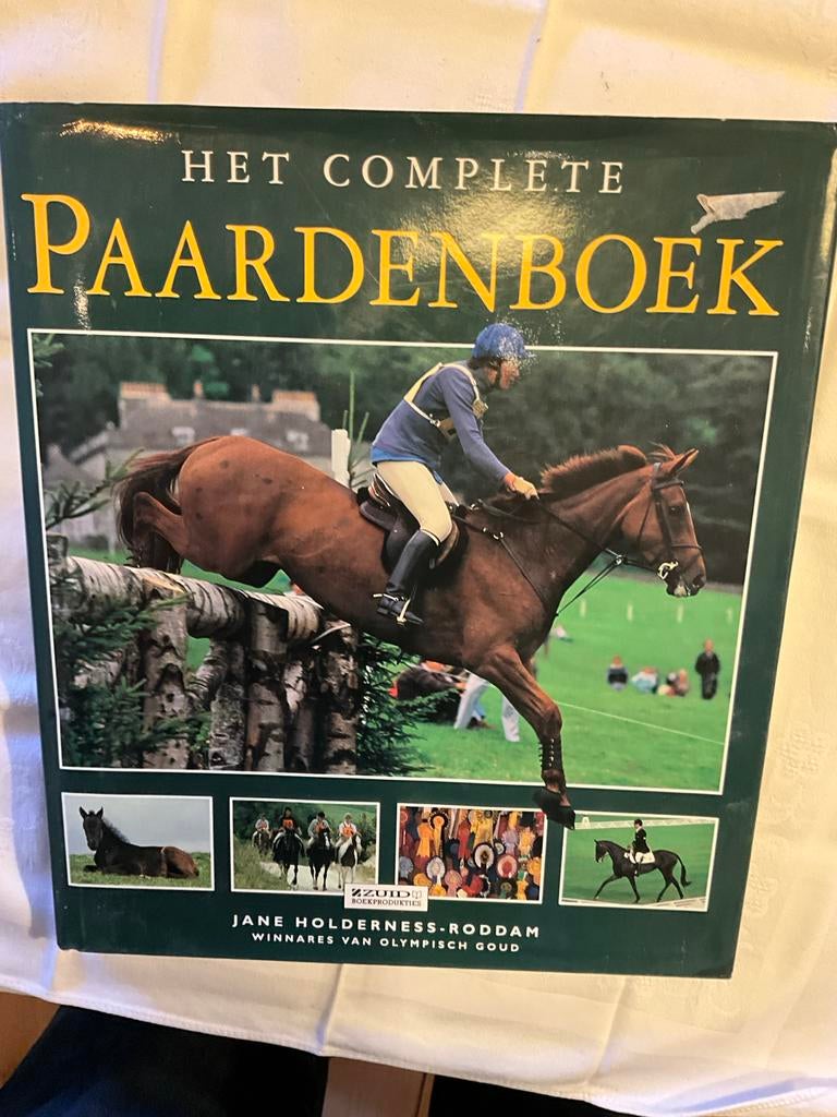 Paardenboek Het Complete Paardenboek- Jane Holderness-Roddam, Boeken, Ophalen of Verzenden, Zo goed als nieuw, Overige sporten