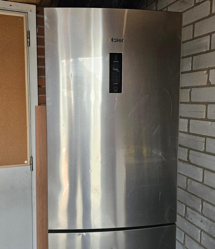 Koel-vriescombinatie (no frost), Witgoed en Apparatuur, Koelkasten en IJskasten, Gebruikt, Met aparte vriezer, 200 liter of meer