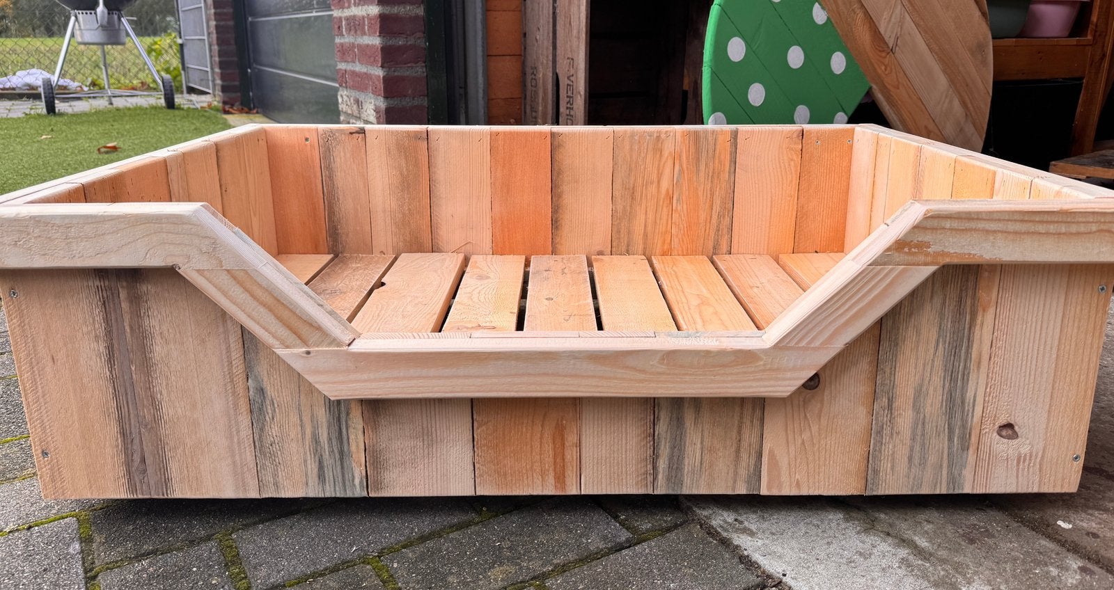 Hondenmand van hout. Middelmaat hondenmand.  Nieuw, Fk-houtcreaties, houten hondenmand, hondenmand van hout., 5731pe, Overige
