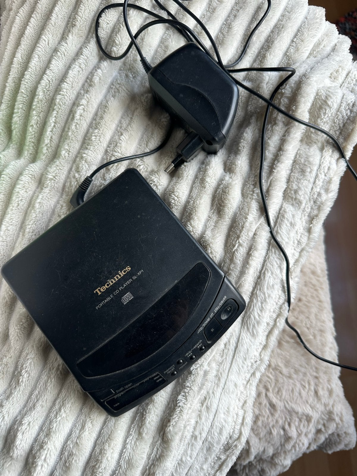 Technics Portable CD Speler SL-XP1 met adapter, Ophalen, Gebruikt, Technics, Draagbaar