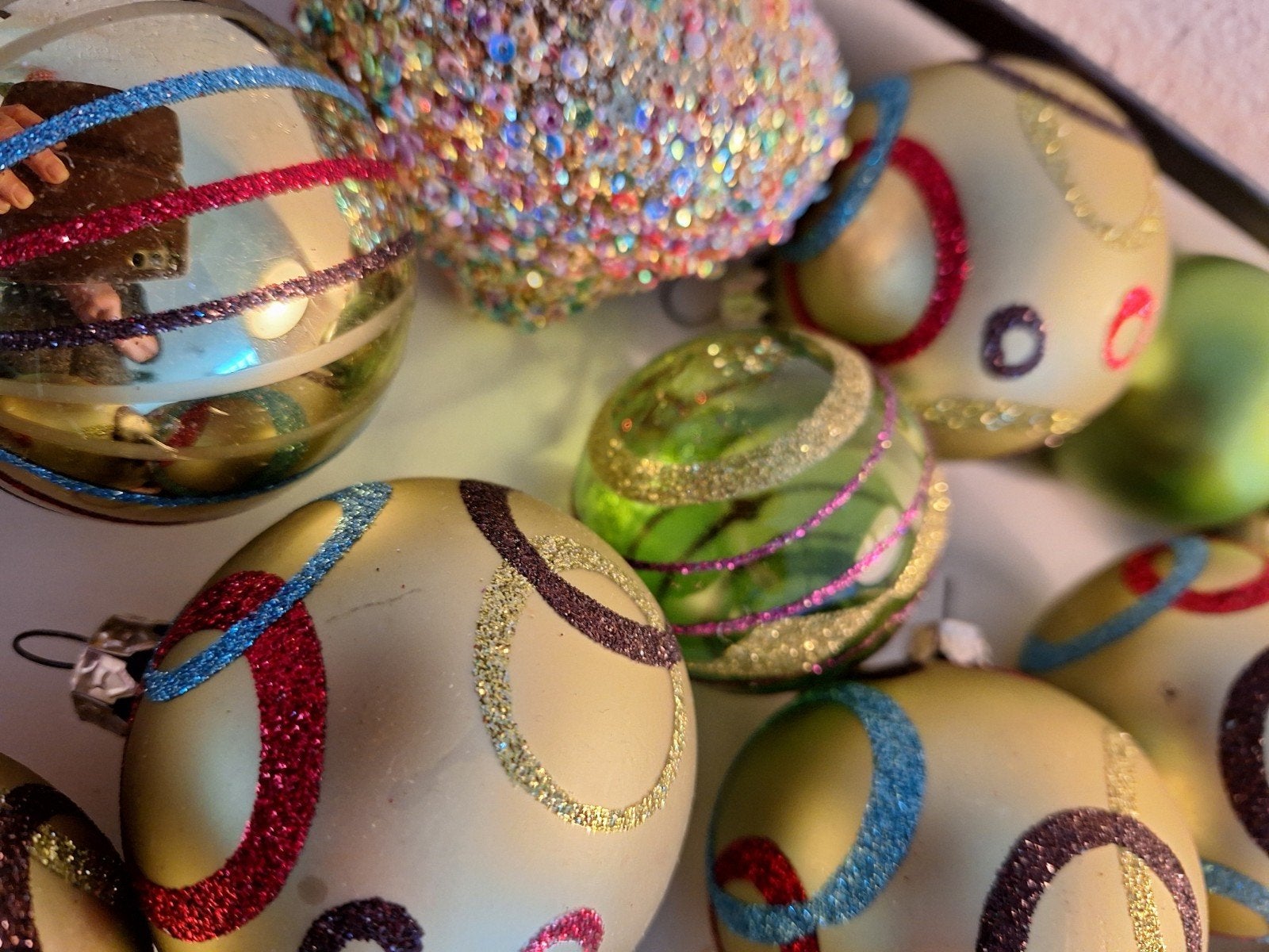 kleurrijke kerstballen, Ophalen, Zo goed als nieuw