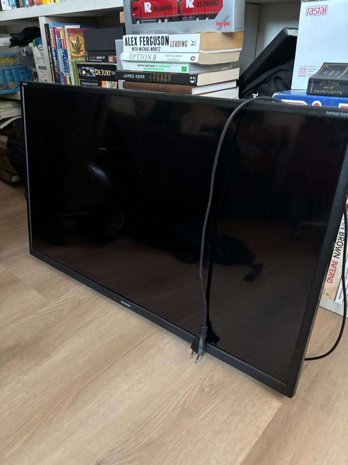 Sharp 32 inch LED TV - Model 32BC2E, 50 Hz, HD Ready (720p), Sharp, Gebruikt