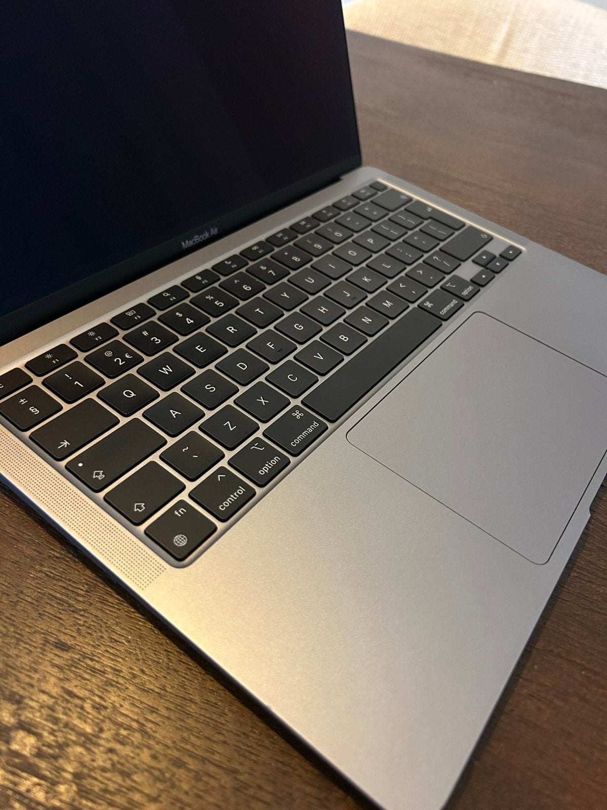 Apple Macbook Air 2020 M1 8GB RAM 256GB Grijs (4 jaar oud), Computers en Software, Apple Macbooks, Ophalen, 256 GB, Qwerty, 8 GB