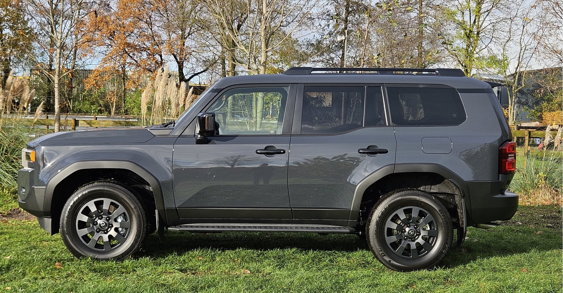 Toyota Land Cruiser 250 2.8 D-4D Executive GRIJS KENTEKEN, Automatische klimaatregeling, Gebruikt, 4 cilinders, Bedrijf