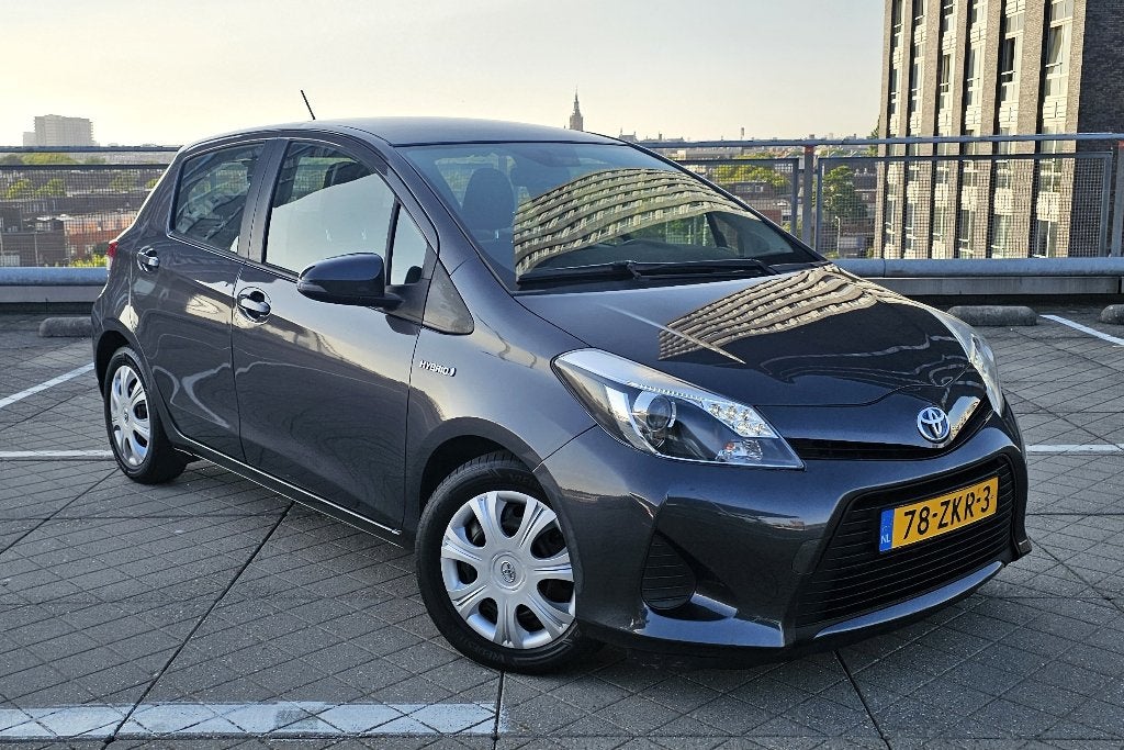 Foto 3 van Toyota Yaris / 2013 / 1.5 Full Hybrid / Automaat / Clima ✅