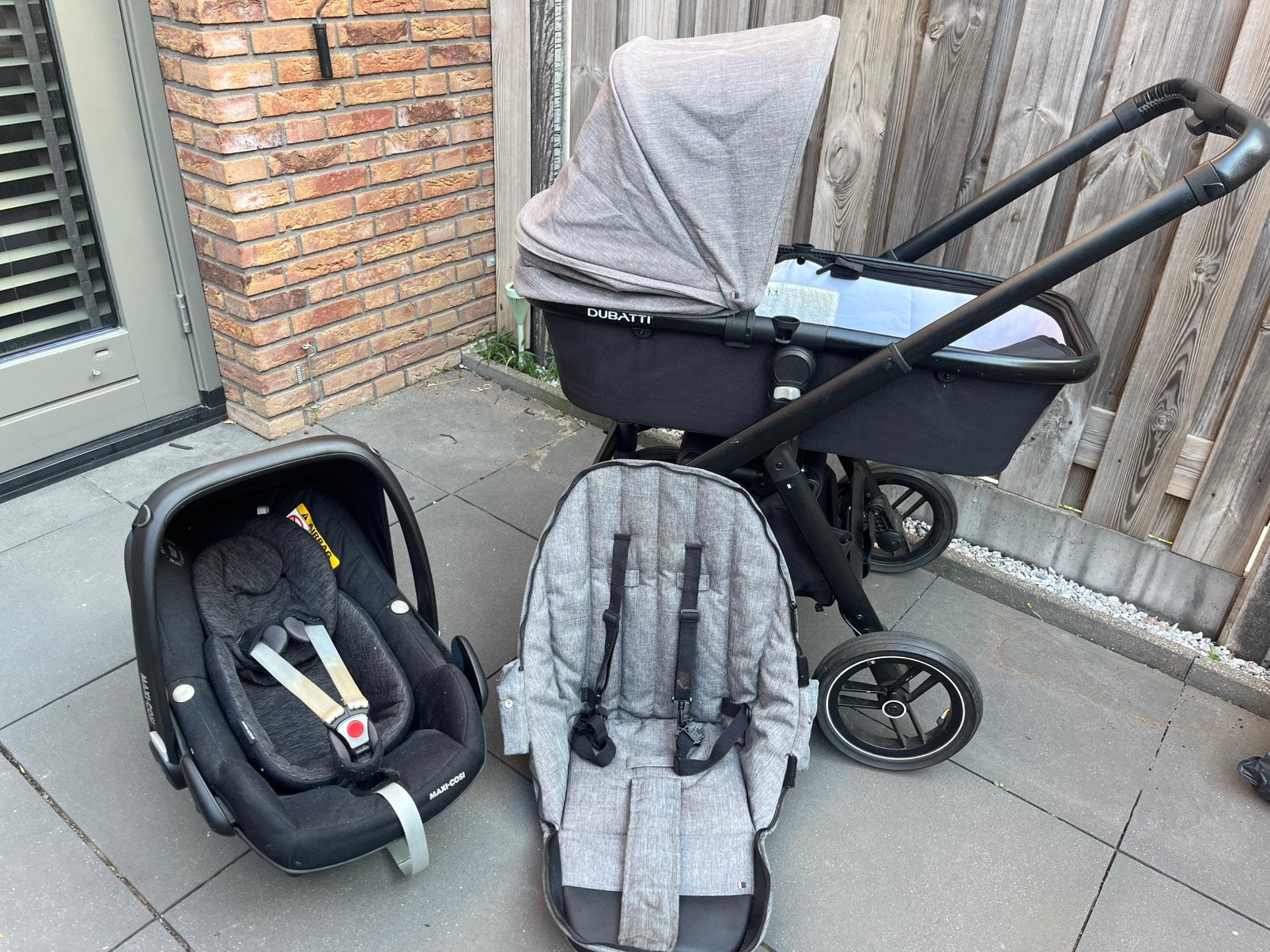 Dubatti one kinderwagen 3-1 met maxicosi en adapters, Gebruikt, Verstelbare duwstang, Combiwagen, Ophalen