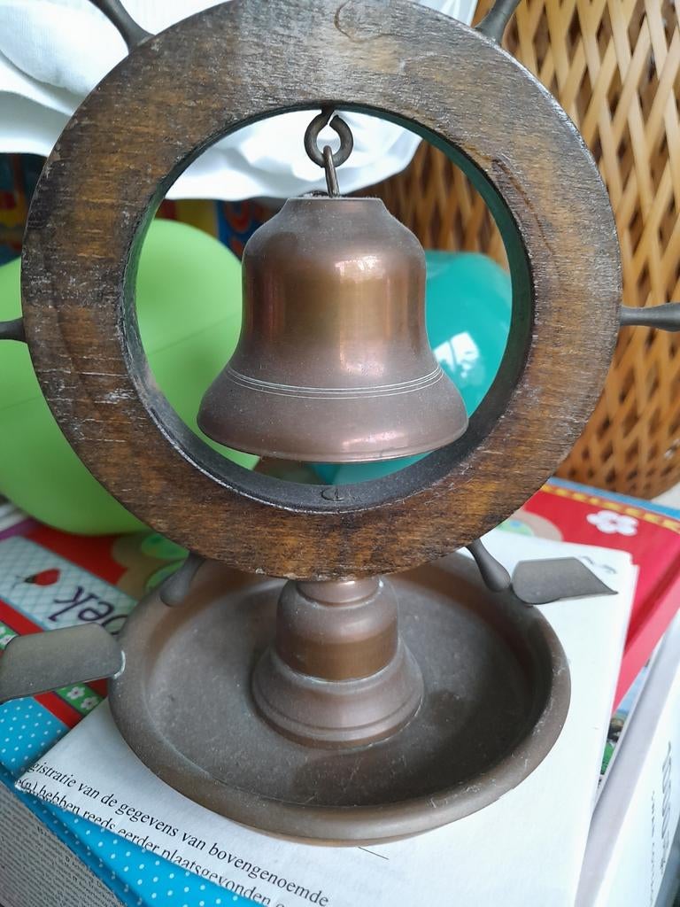 Vintage asbak met bel in scheepsroer design, Ophalen