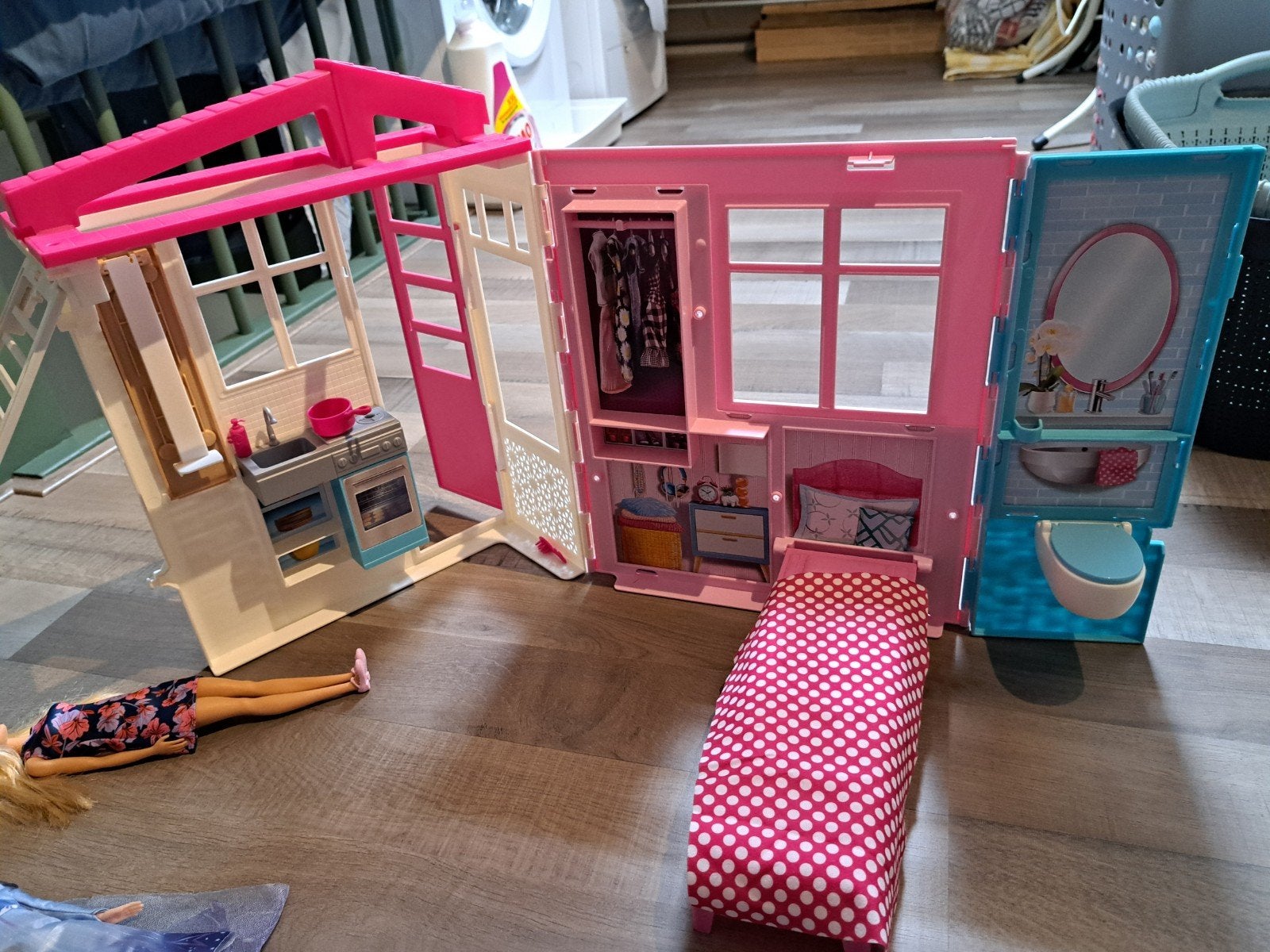 Barbie Droomhuis met poppen en accessoires, Kinderen en Baby's, Ophalen of Verzenden, Gebruikt, Barbie