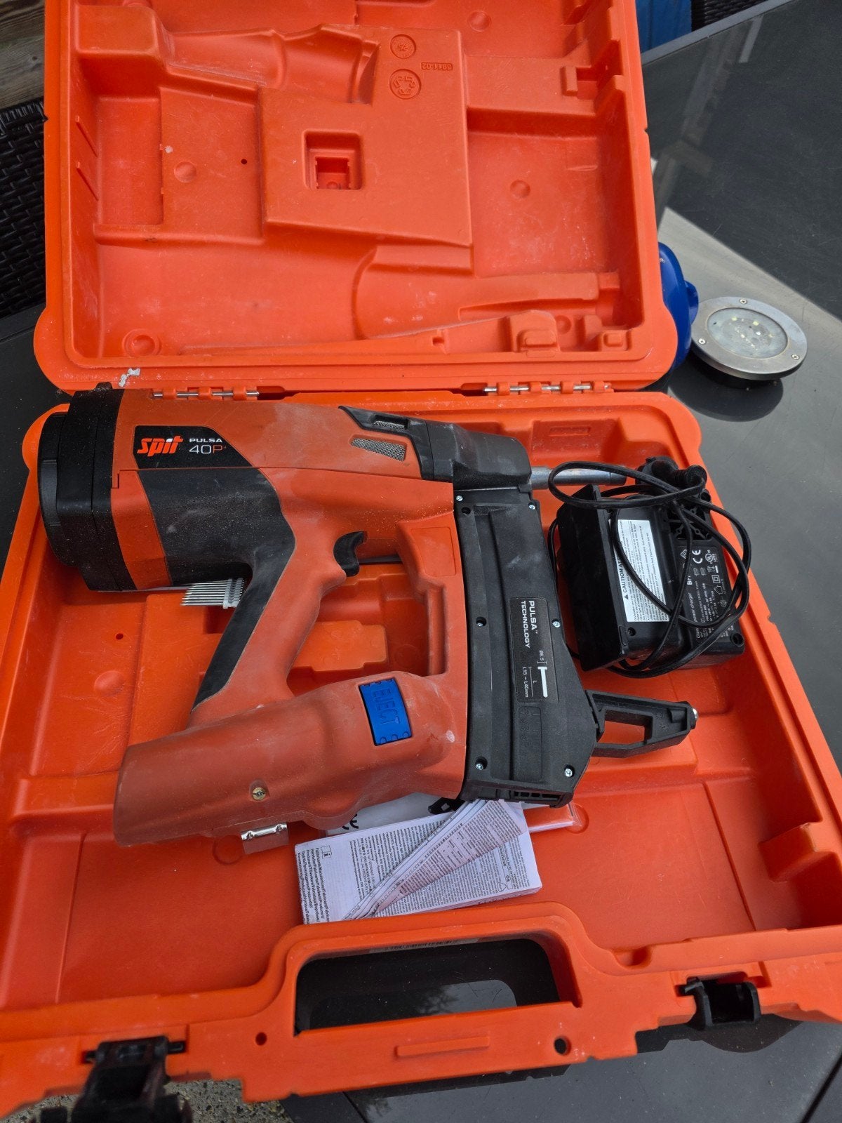 Spit Pulsa 40P Gas tacker in koffer met lader, Ophalen of Verzenden, Gebruikt