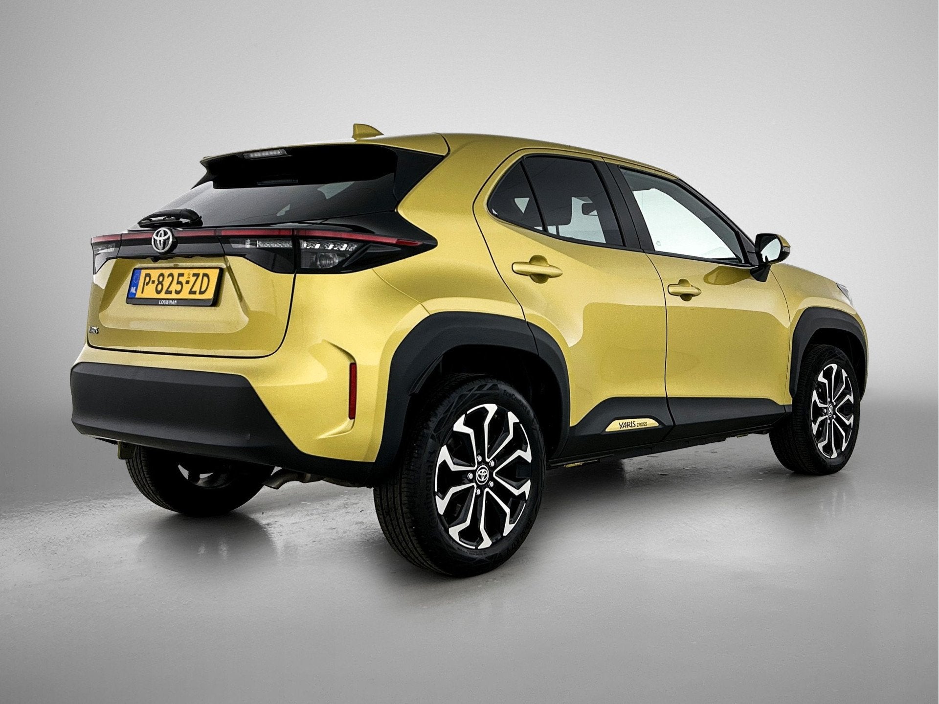 Toyota Yaris Cross 1.5 VVT-I First Edition | NL dealeronderh, Auto's, Voorwielaandrijving, Gebruikt, 49 €/maand, Bedrijf