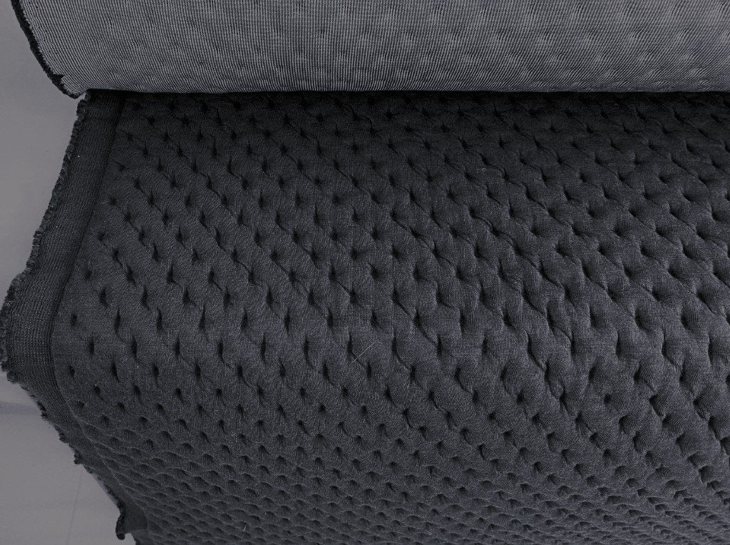 Kvadrat Febrik Stitch Caviar; donkergrijs; 3 mtr meubelstof, Hobby en Vrije tijd, Wol, 120 cm of meer, Ophalen of Verzenden, Grijs