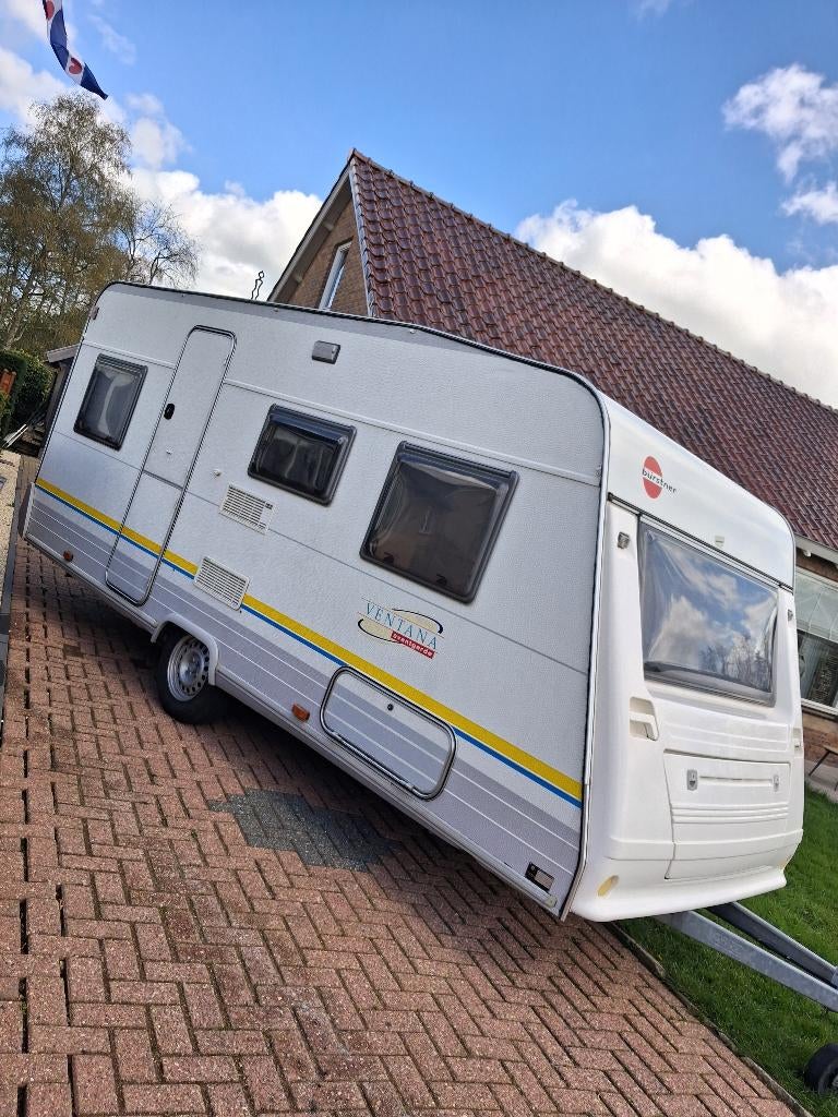 Caravan, Vast bed, Rondzit, Kachel, 750 - 1000 kg