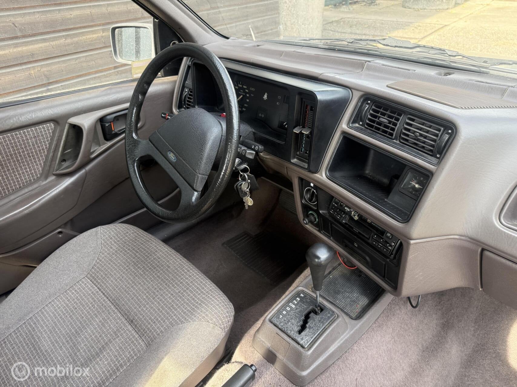 Ford Sierra 1.8 GL Automaat 1e eigenaar, foto 8