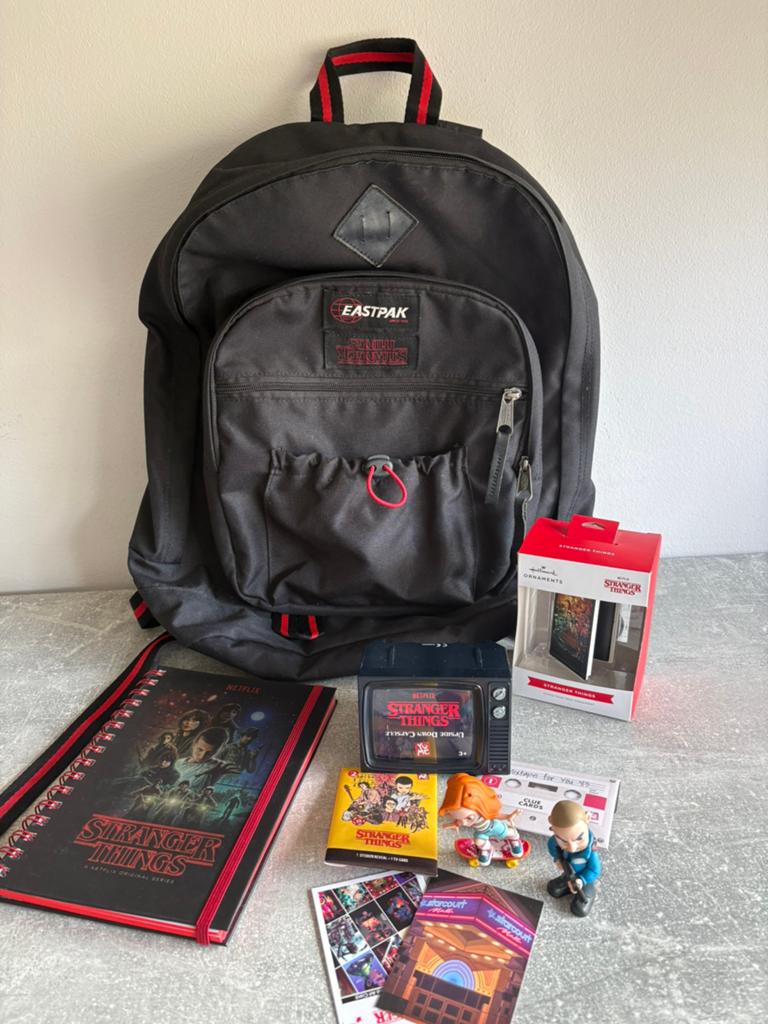 Stranger Things set, Ophalen of Verzenden, Zo goed als nieuw