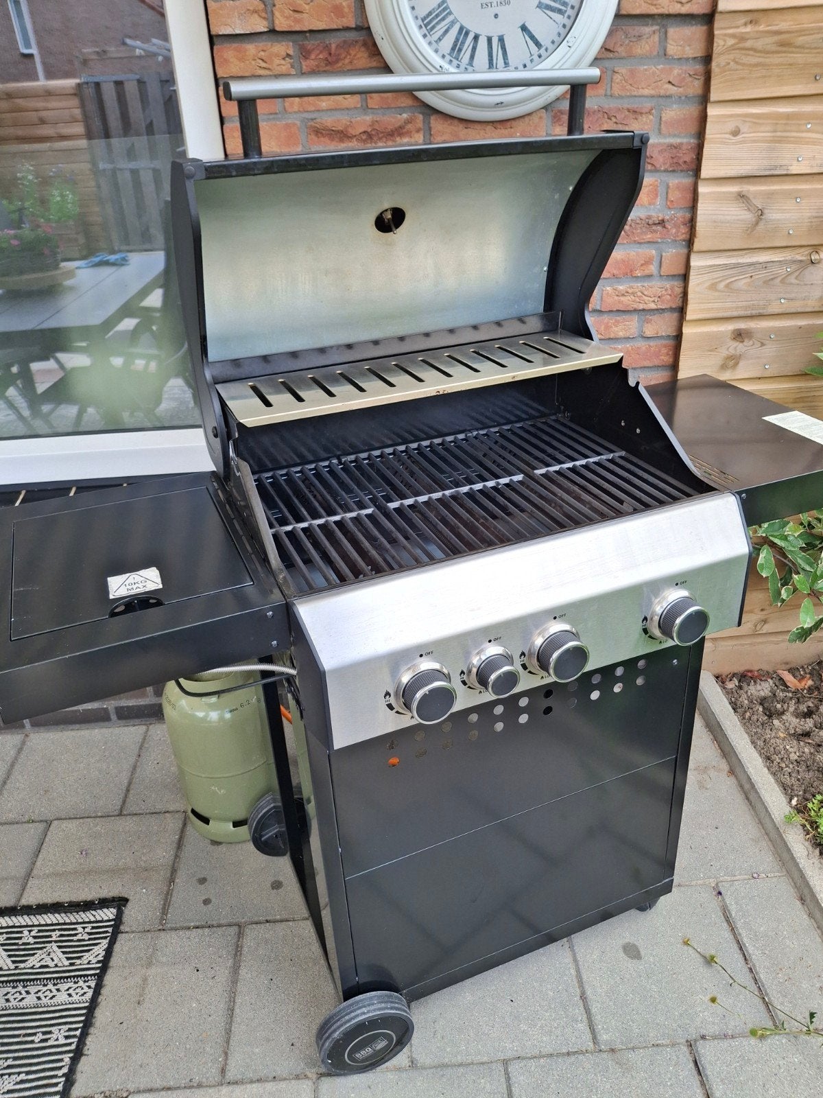 Bbq, Tuin en Terras, Ophalen, Zo goed als nieuw