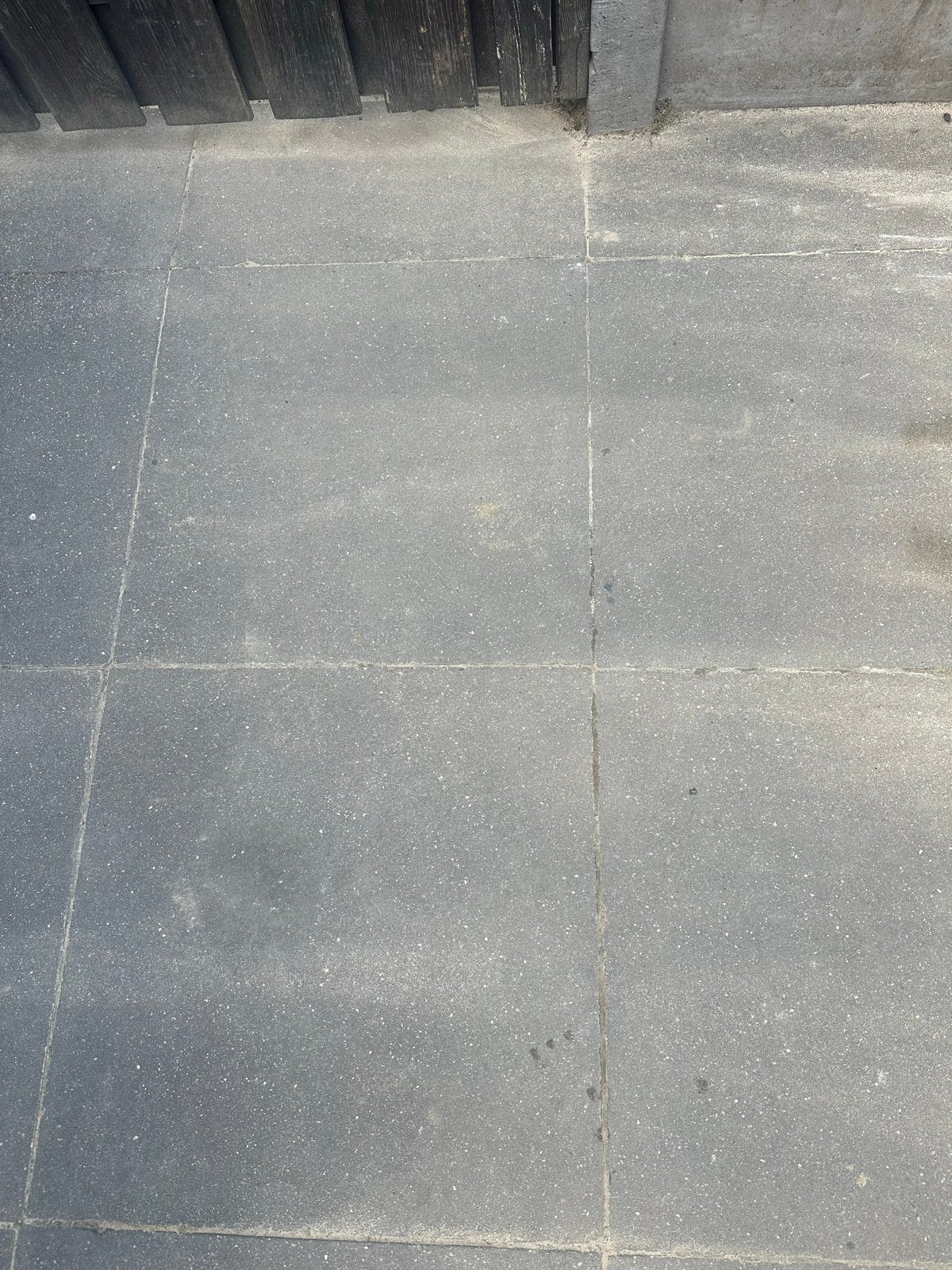 Betontegels 60x60x50 antraciet - 17 heel, 3 halve, Ophalen, Gebruikt, Overige typen, 5 tot 10 m²