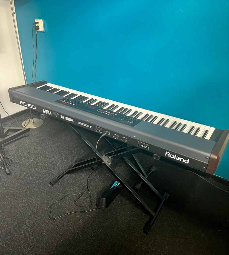 Roland RD-150 Digitale Piano - Perfect voor podium en studio, Ophalen, Gebruikt, 88 toetsen, Roland