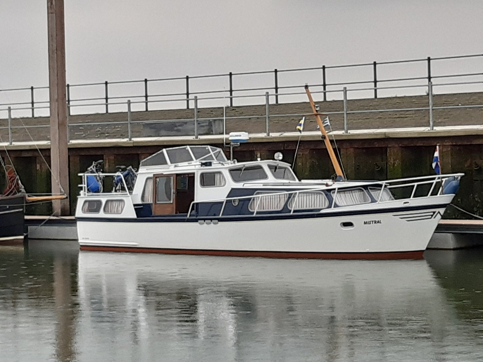 RIJO KRUISER     € 19.500, Watersport en Boten, 62 pk, Binnenboordmotor, Kruiser, Walstroom