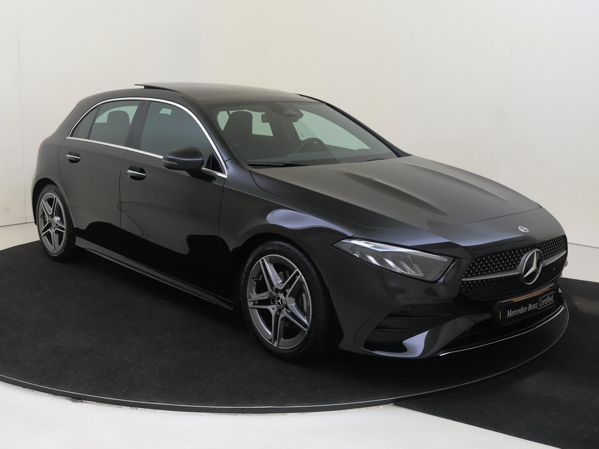 Mercedes-Benz A-klasse 180 AMG Line / Panoramadak/ Sfeerverl, Auto's, 136 pk, Gebruikt, 4 cilinders, Zwart
