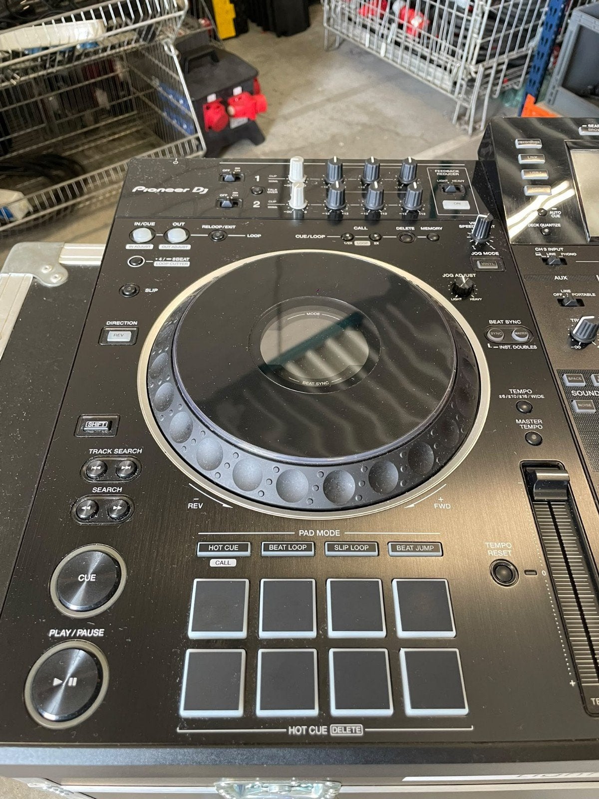Foto 2 van Pioneer XDJ-XZ controller