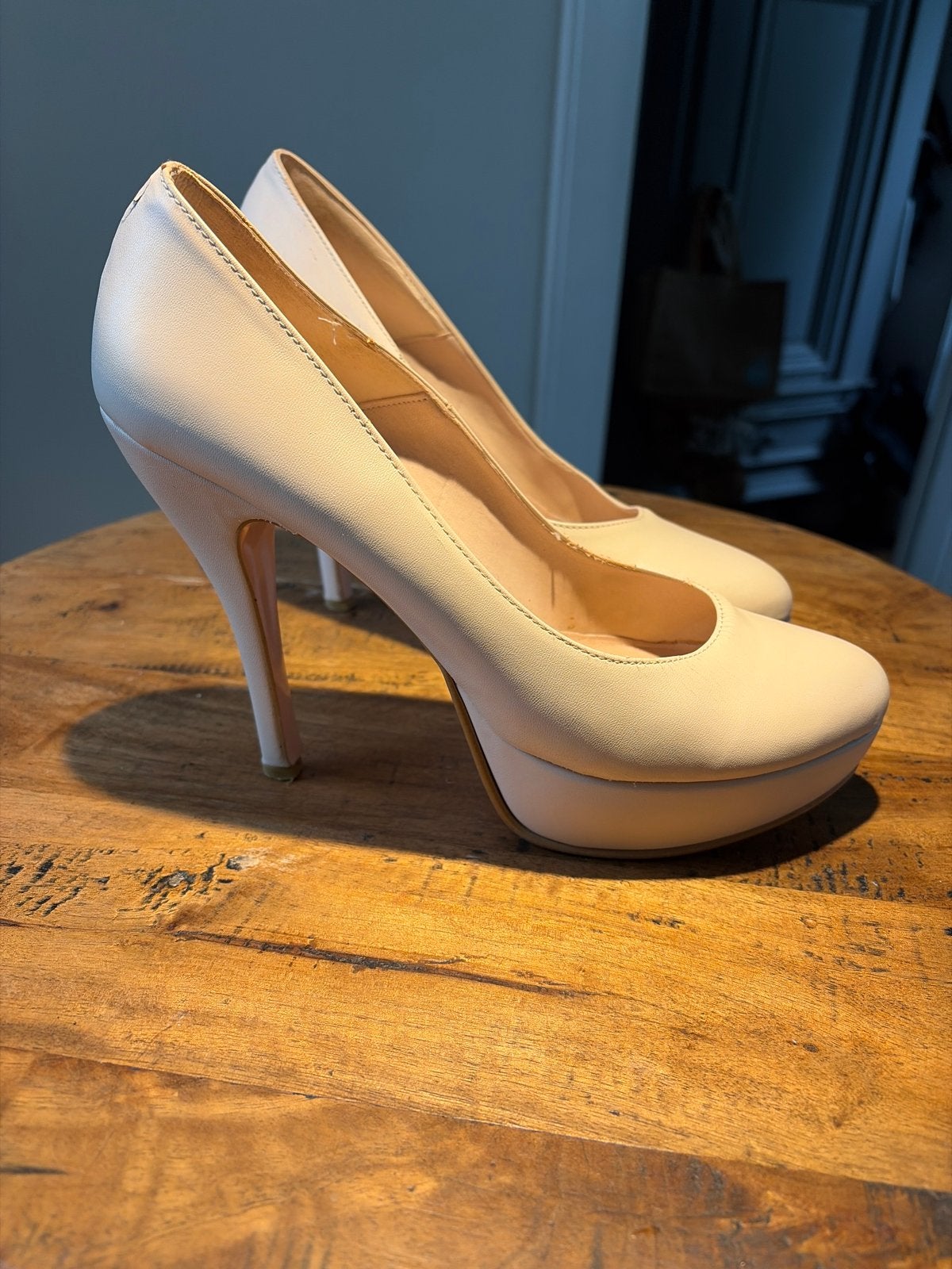 Lolita Milano Pumps - Crème Hakken Maat 41, Kleding | Dames, Ophalen of Verzenden, Zo goed als nieuw, Beige, Pumps