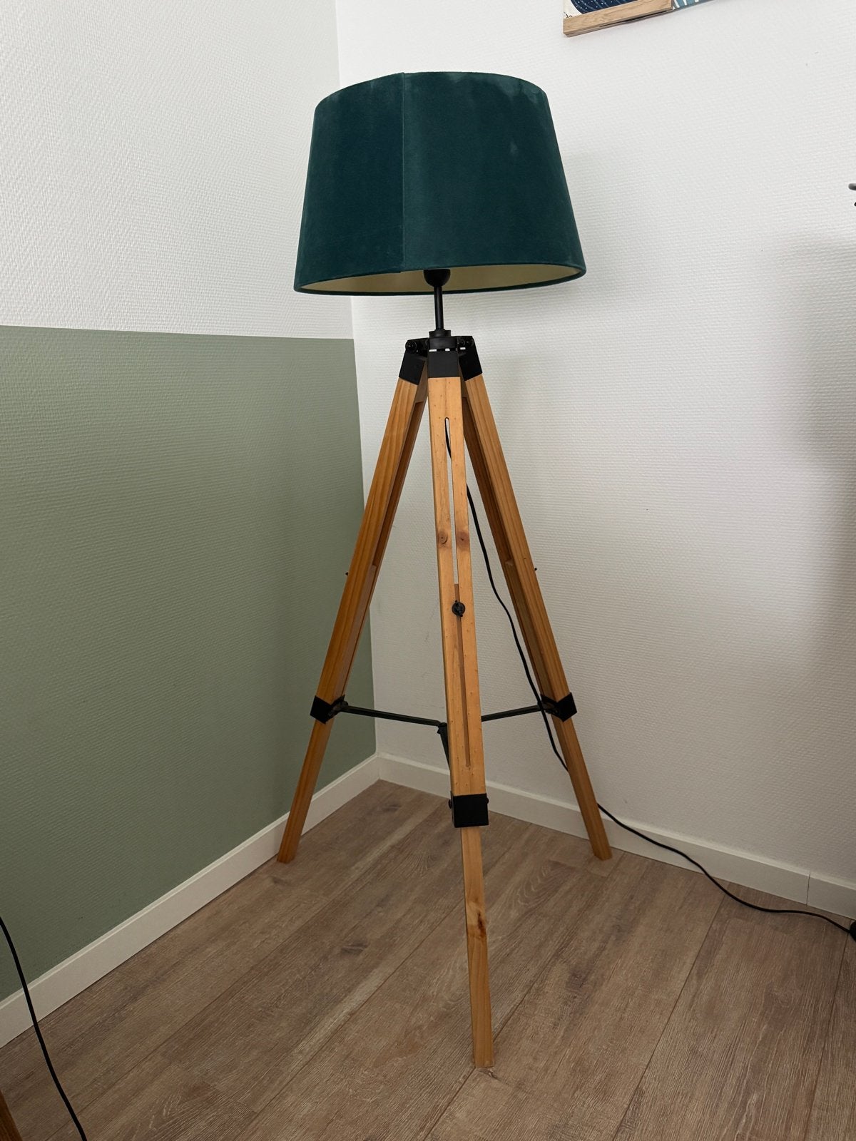 Staande driepoot lamp, verstelbare hoogte, Ophalen, 100 tot 150 cm, E27 (groot), Zo goed als nieuw