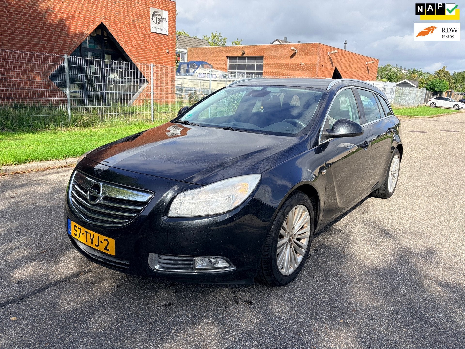 Opel Insignia Sports Tourer 1.4 Turbo EcoFLEX Business Editi, Auto's, Euro 5, Gebruikt, 4 cilinders, Zwart