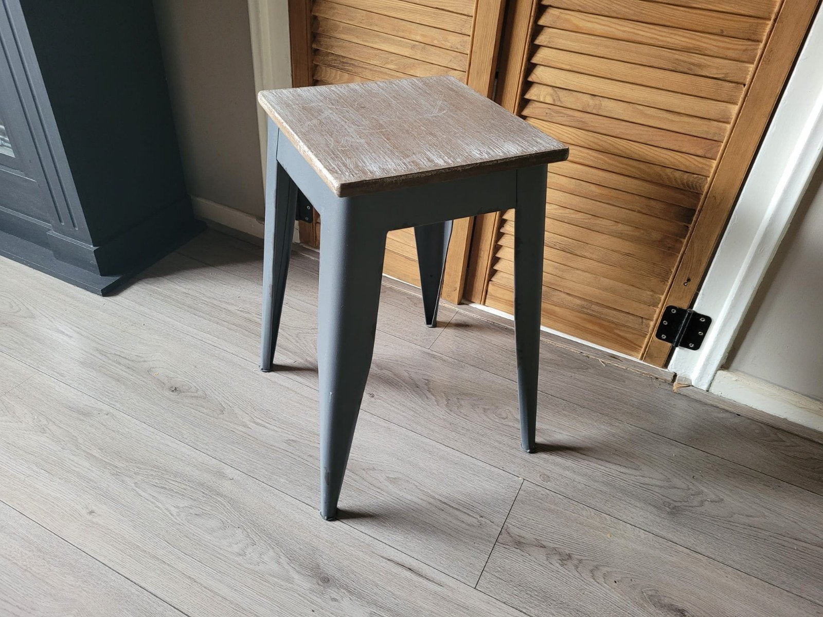Stoer krukje, Huis en Inrichting, Stoffering | Vloerbedekking, Ophalen, 25 tot 50 m², Laminaat