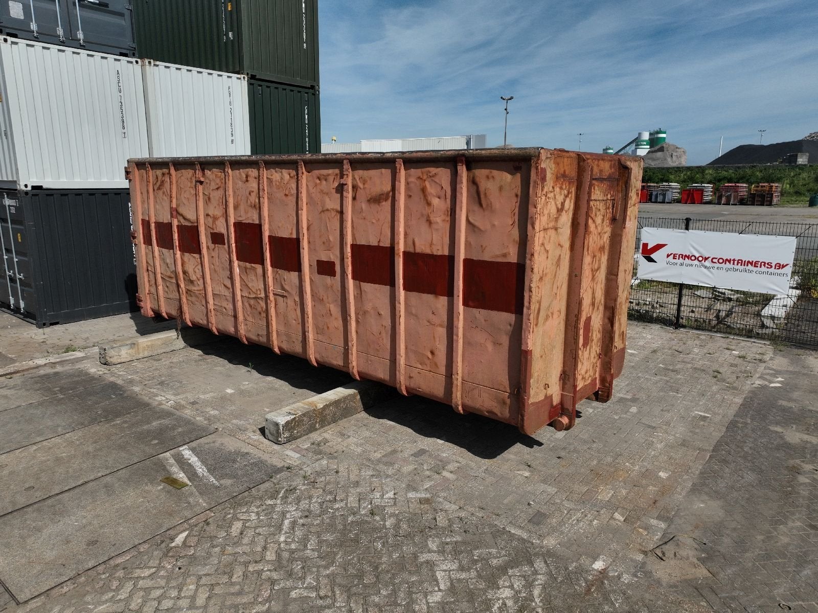 VERNOOY AFZETCONTAINER 45M3 9442, Dave Vernooij, Info@vernooy.nl, Kellensedwarsweg 9
4004JC  Tiel