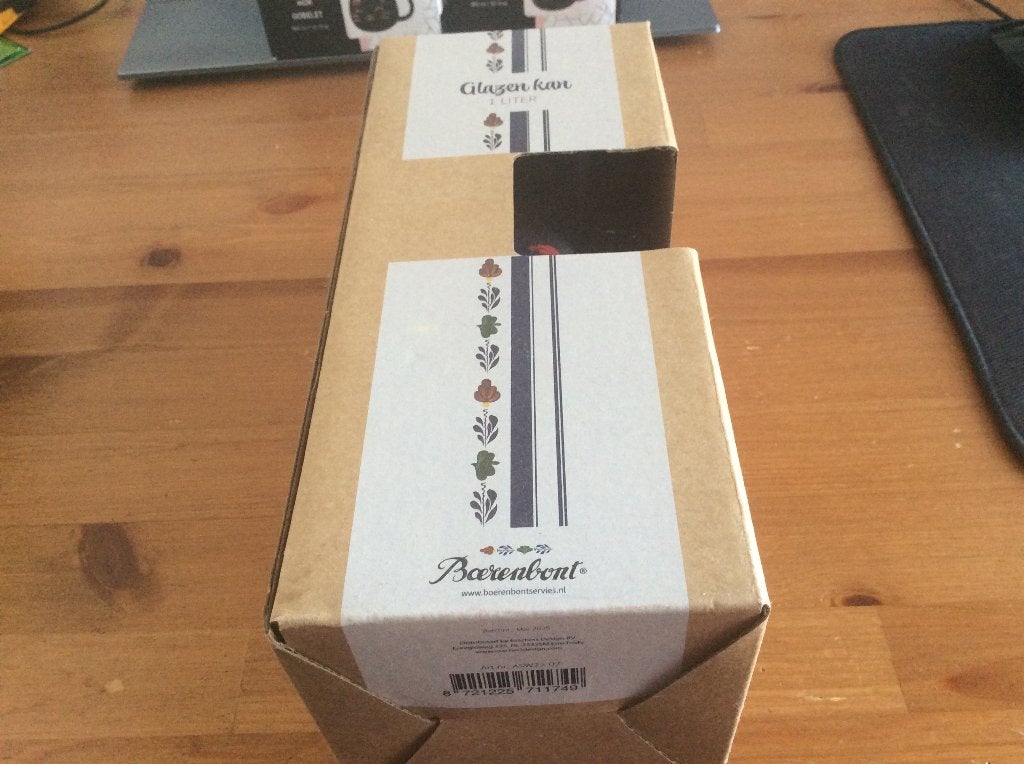 Boerenbont glazen waterkan 1 liter. Nieuw in verpakking, Kan, Landelijk/Boerenbont, Nieuw, Ophalen of Verzenden