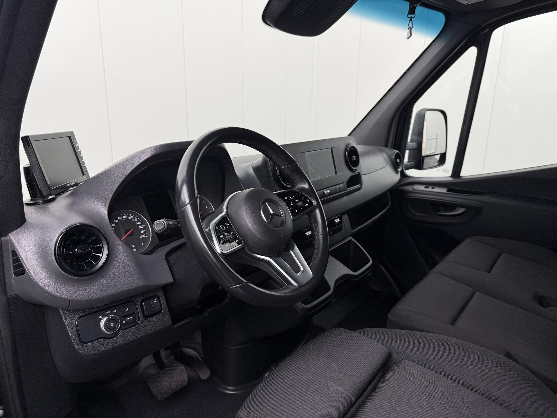 Mercedes-Benz Sprinter 317CDI Automaat Bakwagen+Laadklep | S, Automaat, Gebruikt, 2000 kg, Zwart