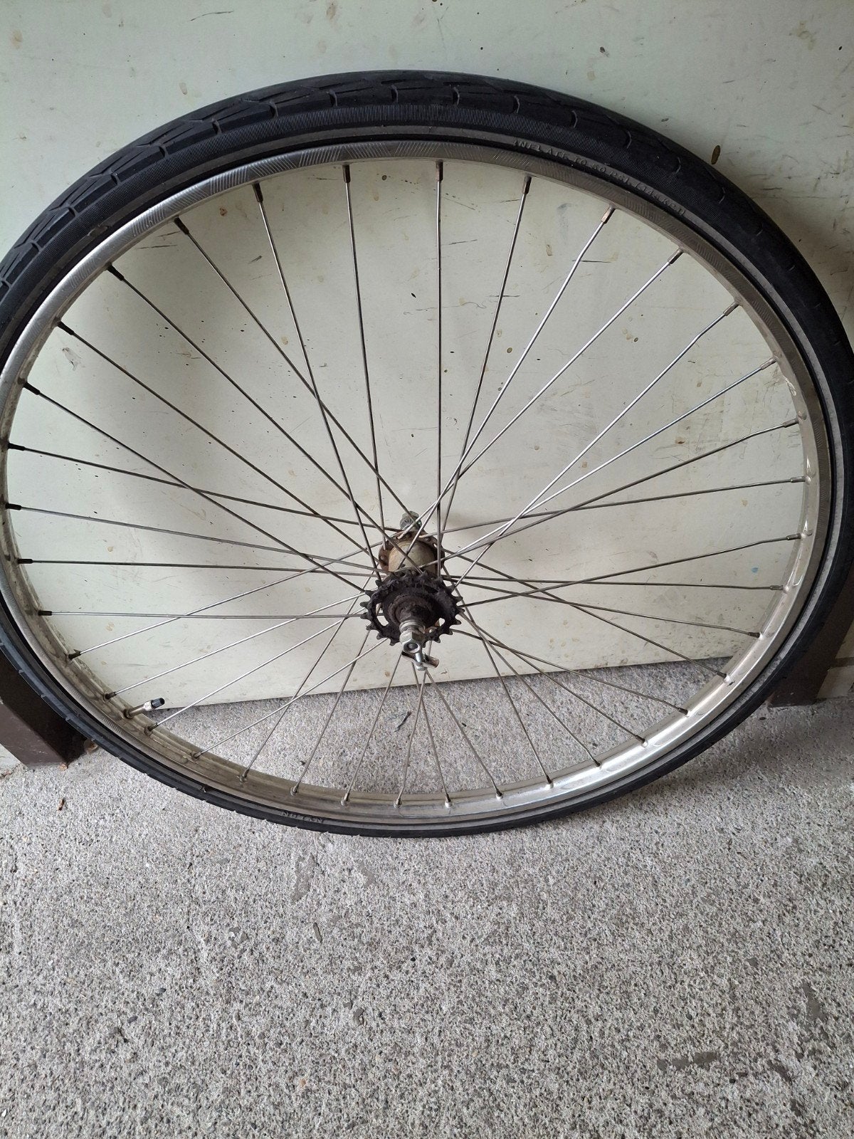 Fietswiel met band en tandwiel, Gebruikt, Stadsfiets, Aluminium, Ophalen